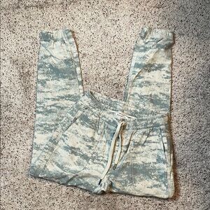 Athleta Farallon Jogger Pants XS Fog Camo‎ Print Pockets Drawstring
